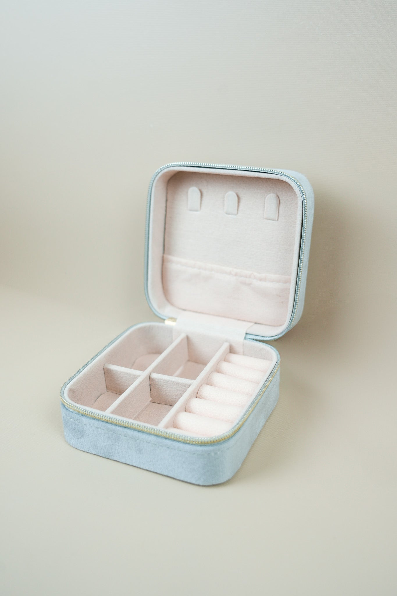 Grey organiser