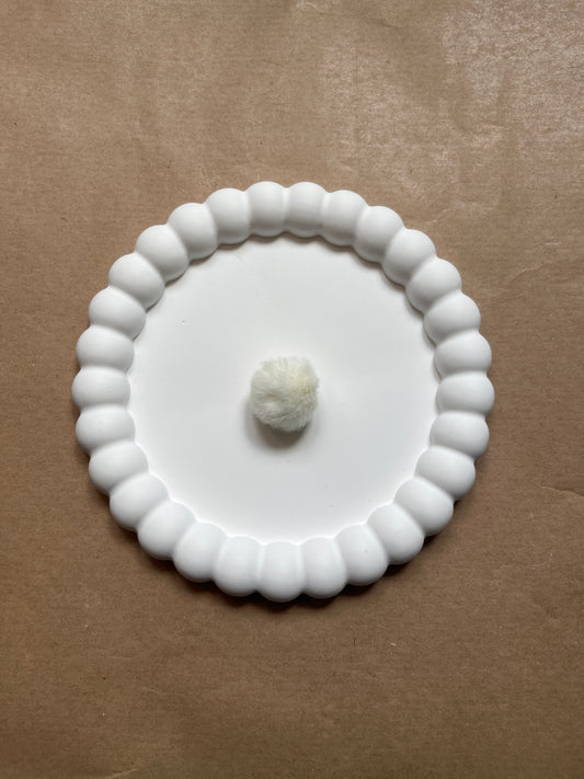 Cream pompom