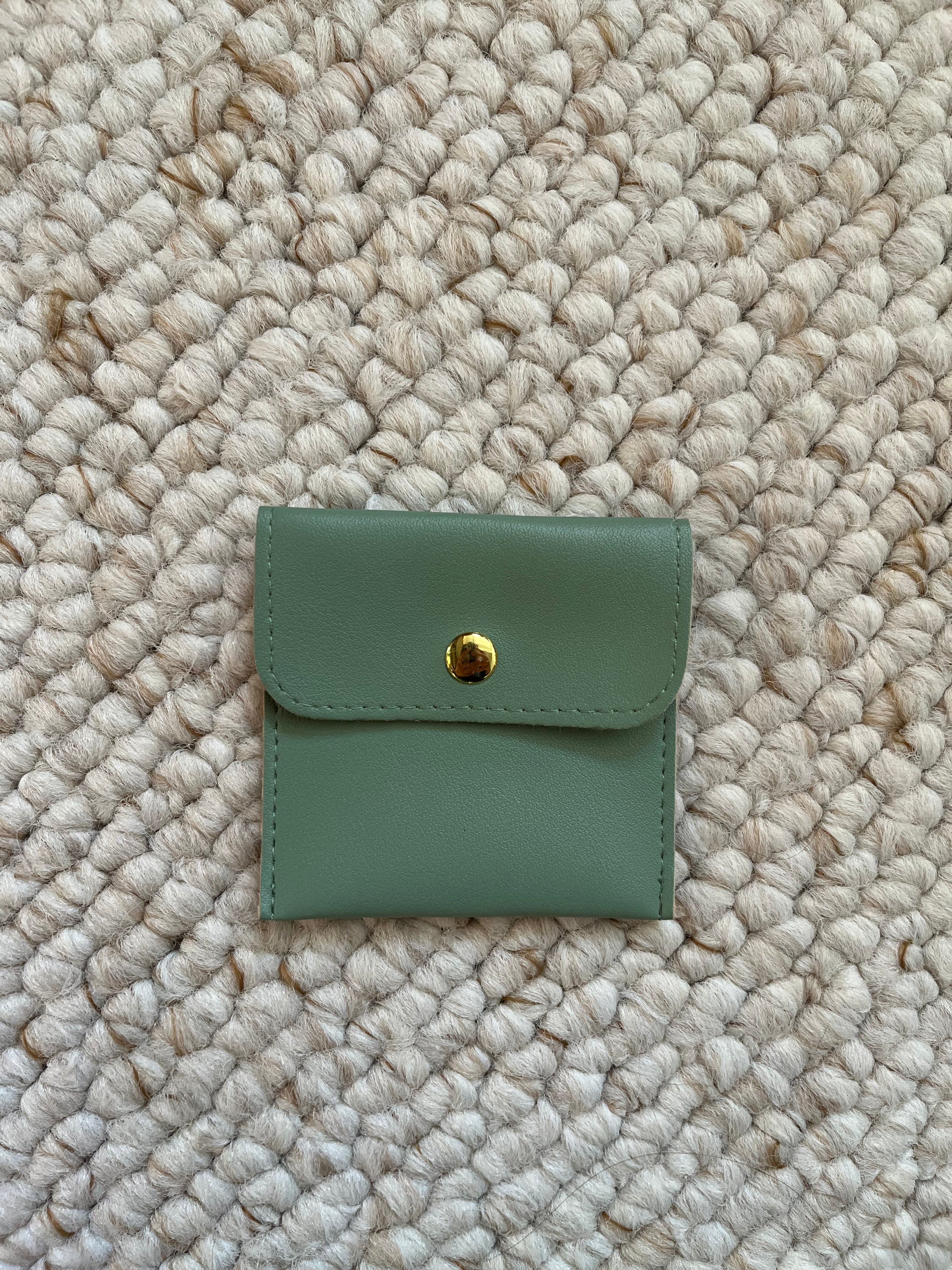 Pouch green