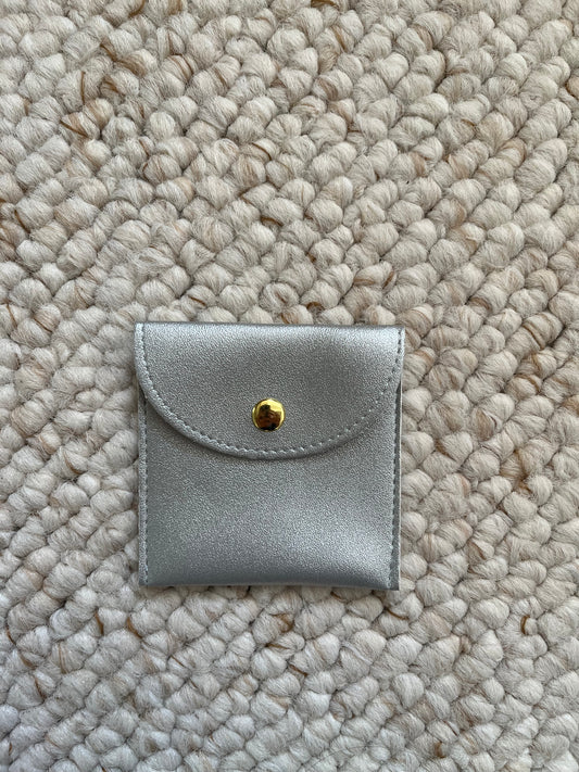 Pouch grey