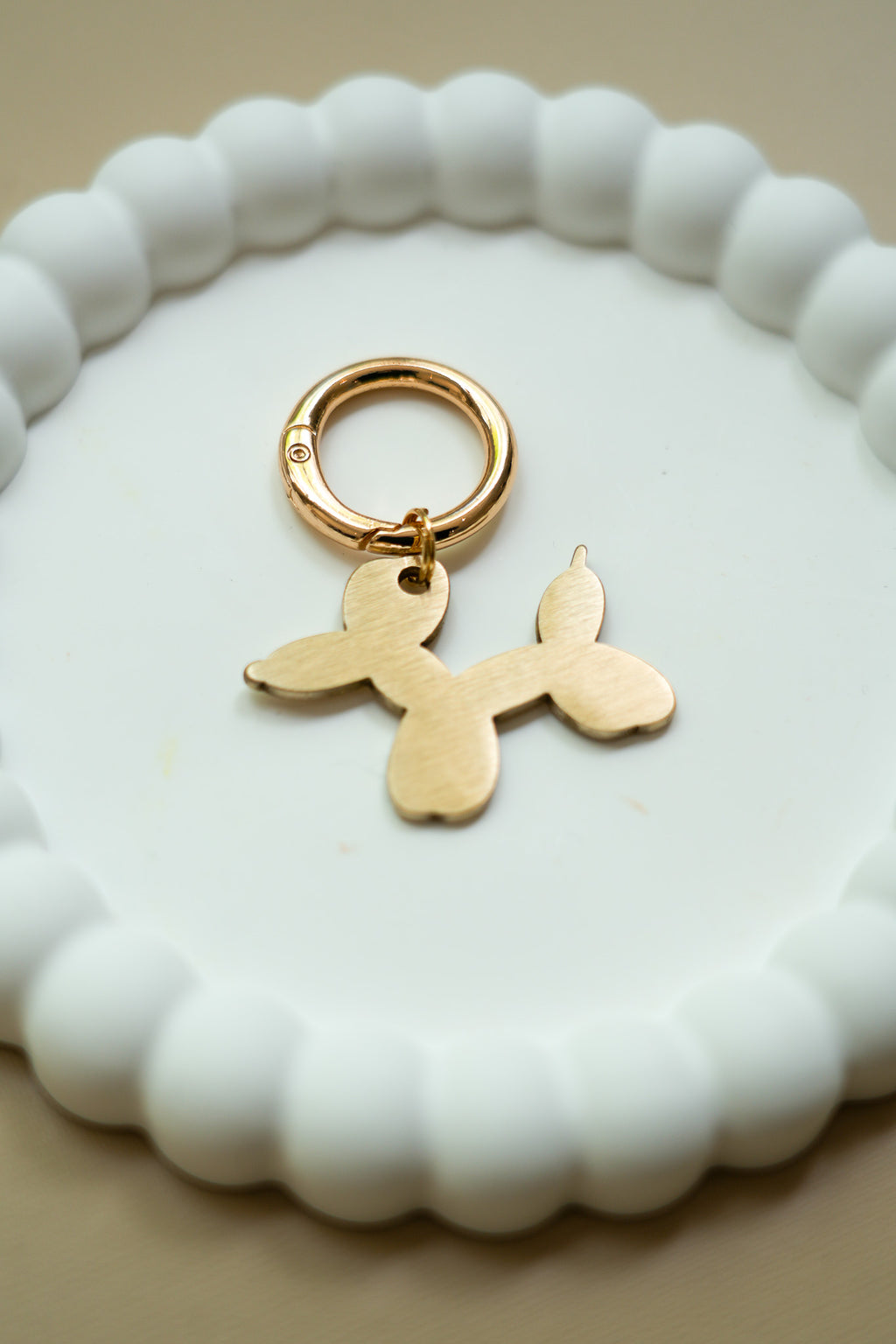 The balloon dog tag