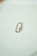 The carabiner ring with lock system (silver)