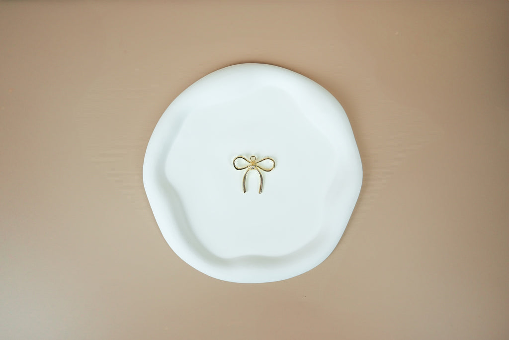 Golden bow