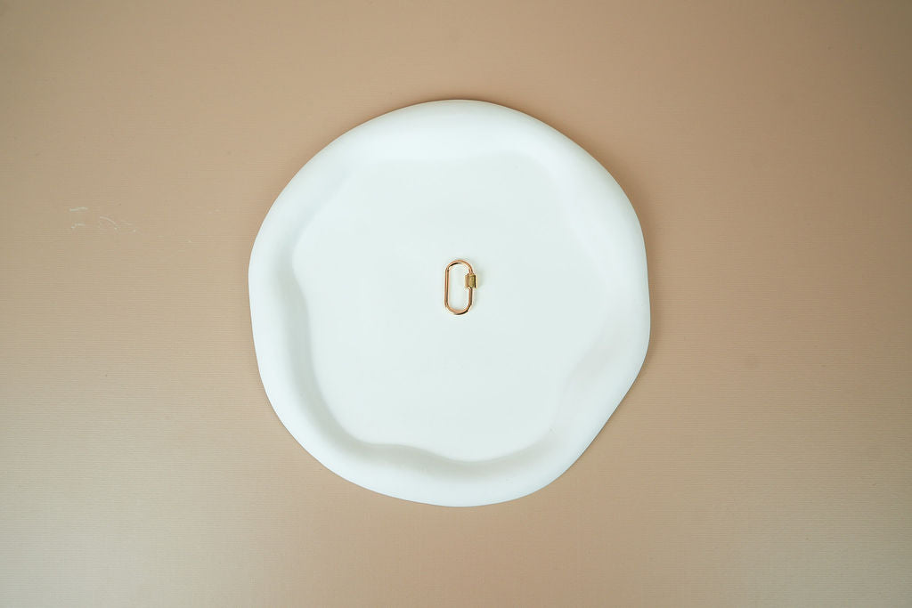 The carabiner ring with lock system (gold)