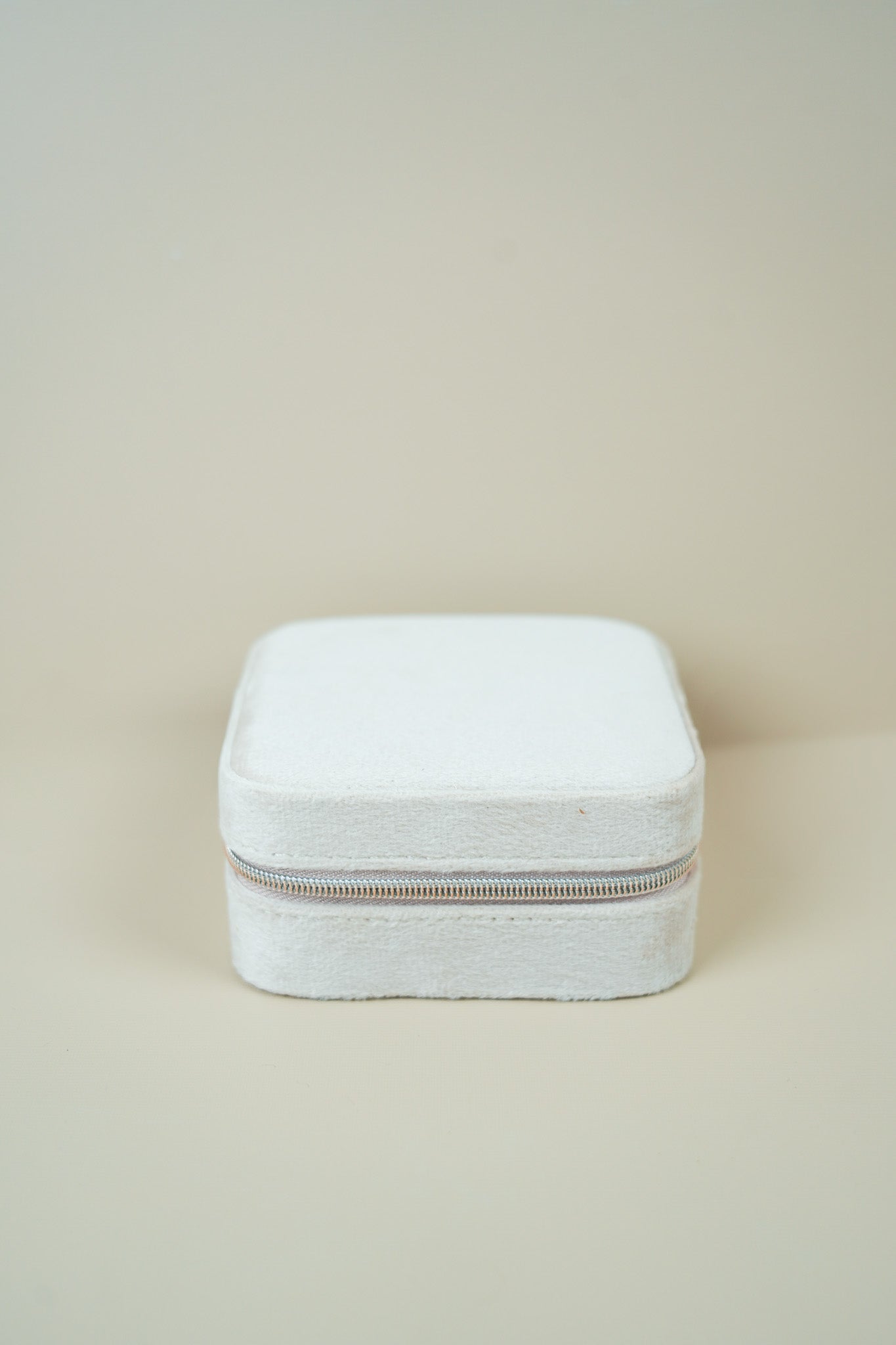 White organiser