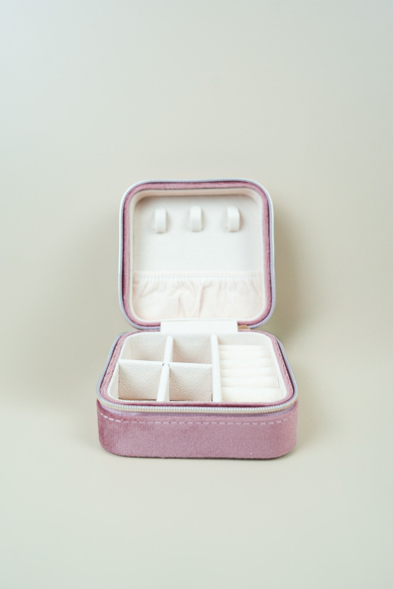 Dark pink organiser