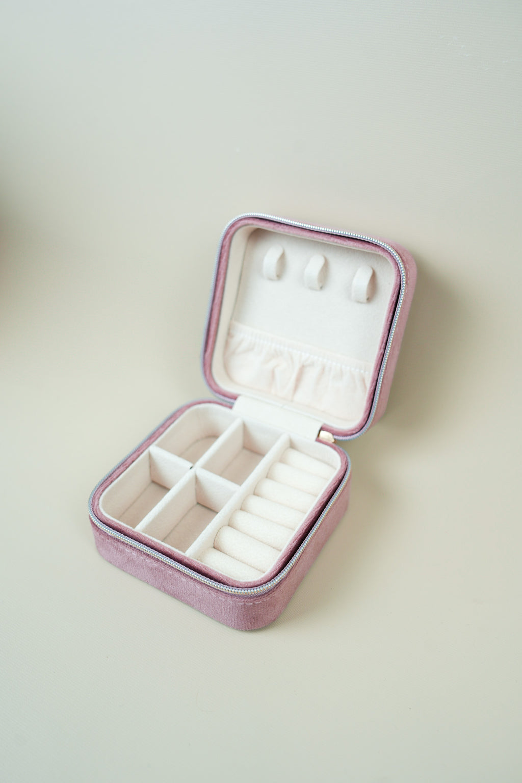 Light pink organiser