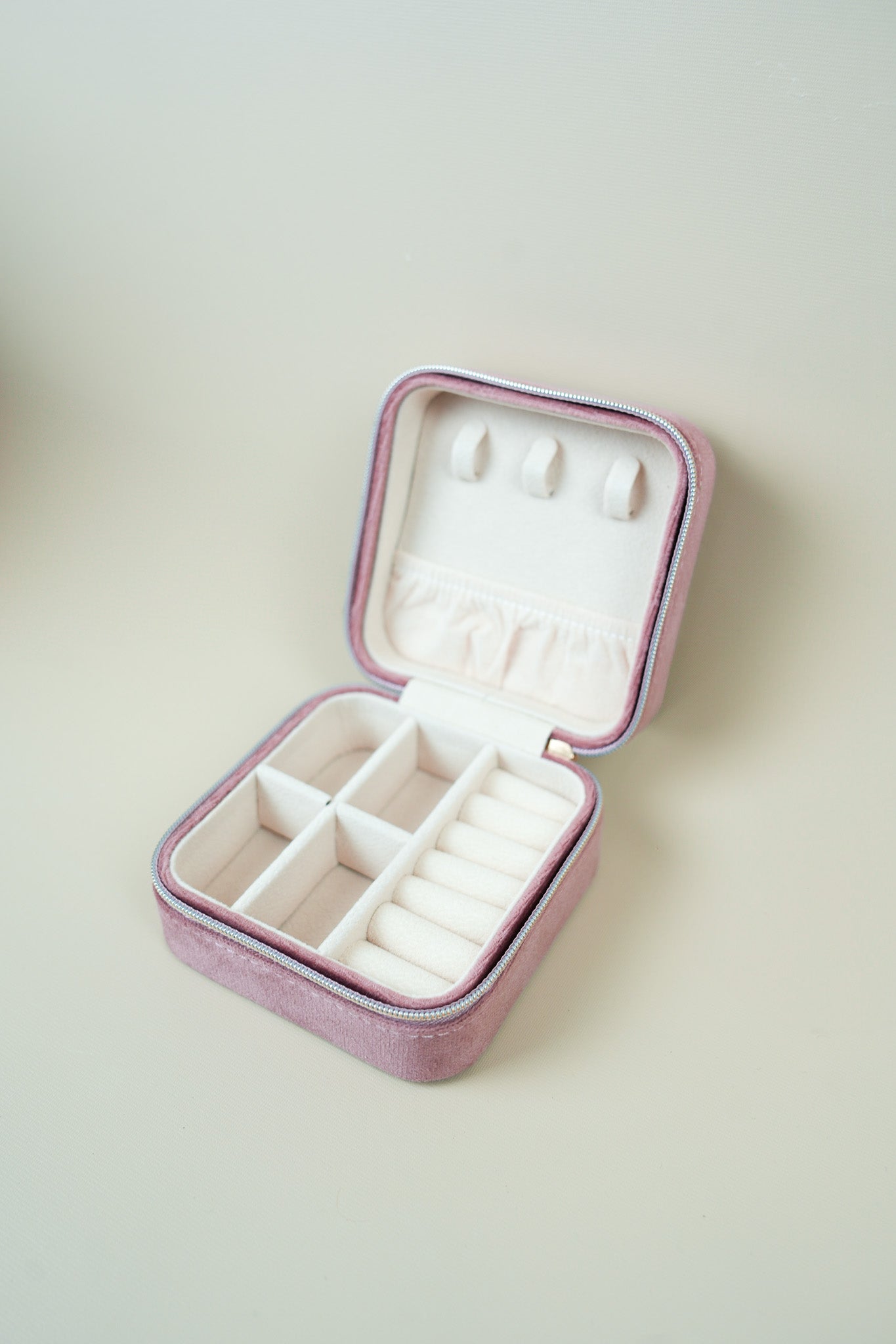 Light pink organiser
