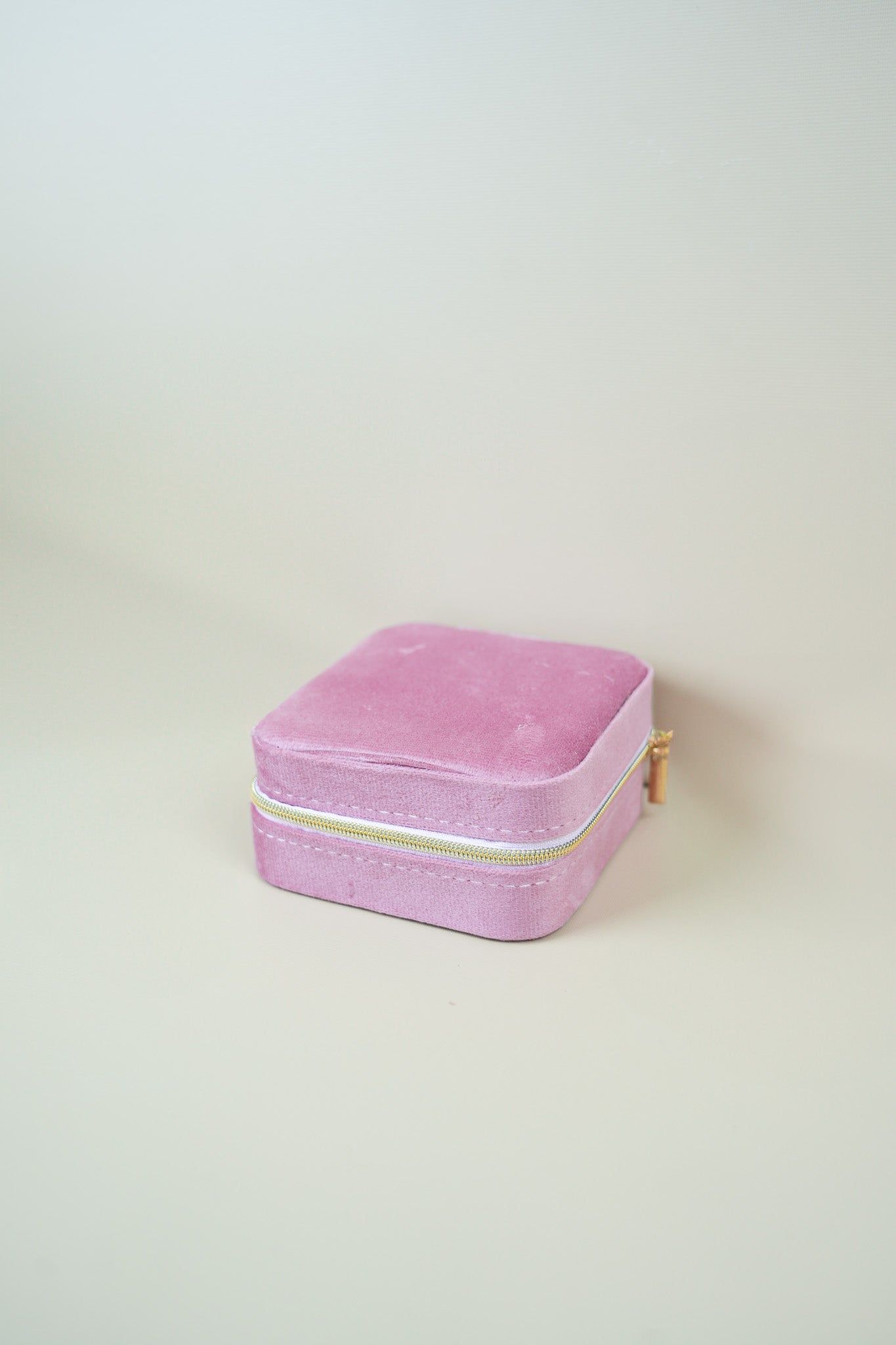 Hot pink organiser