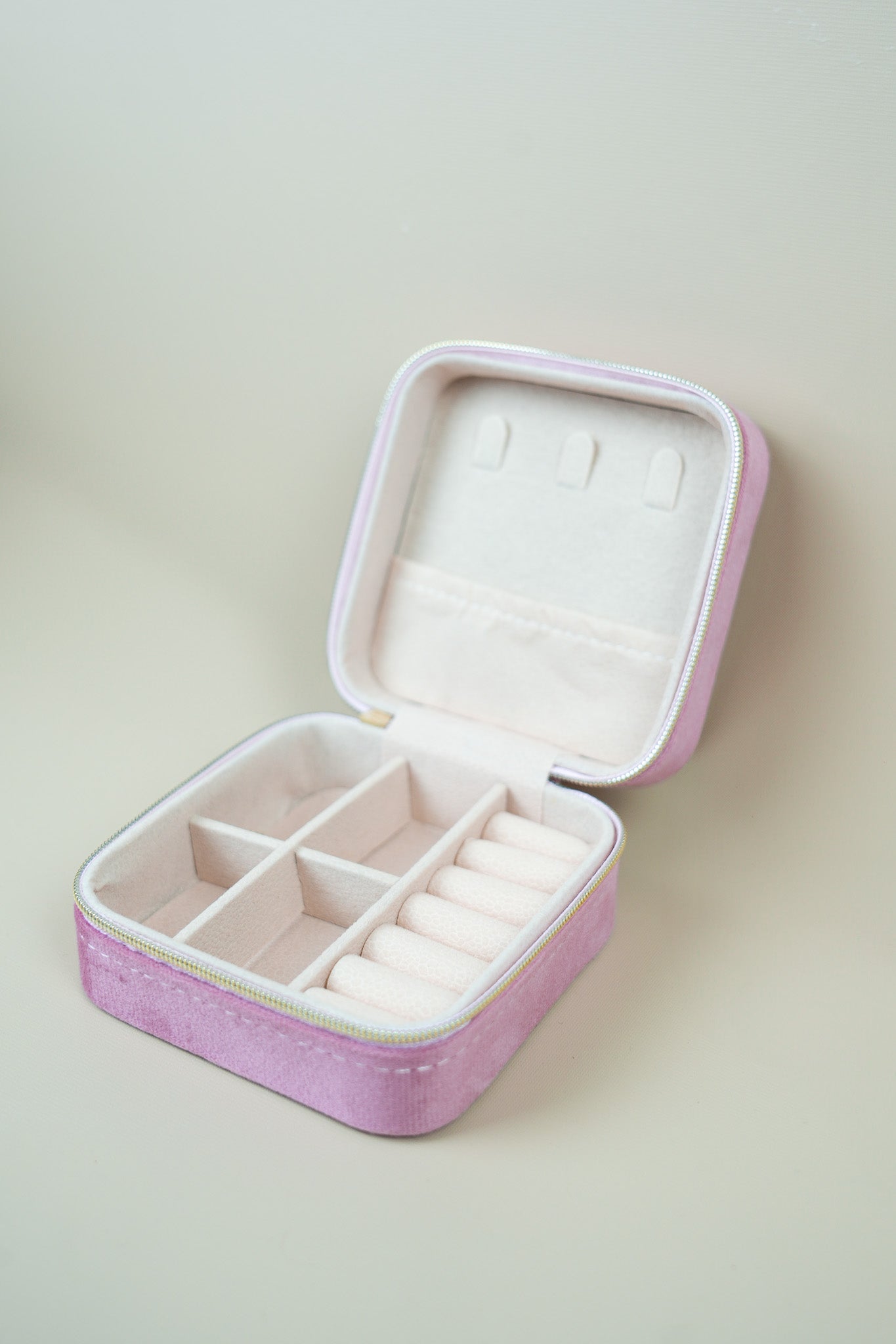 Hot pink organiser