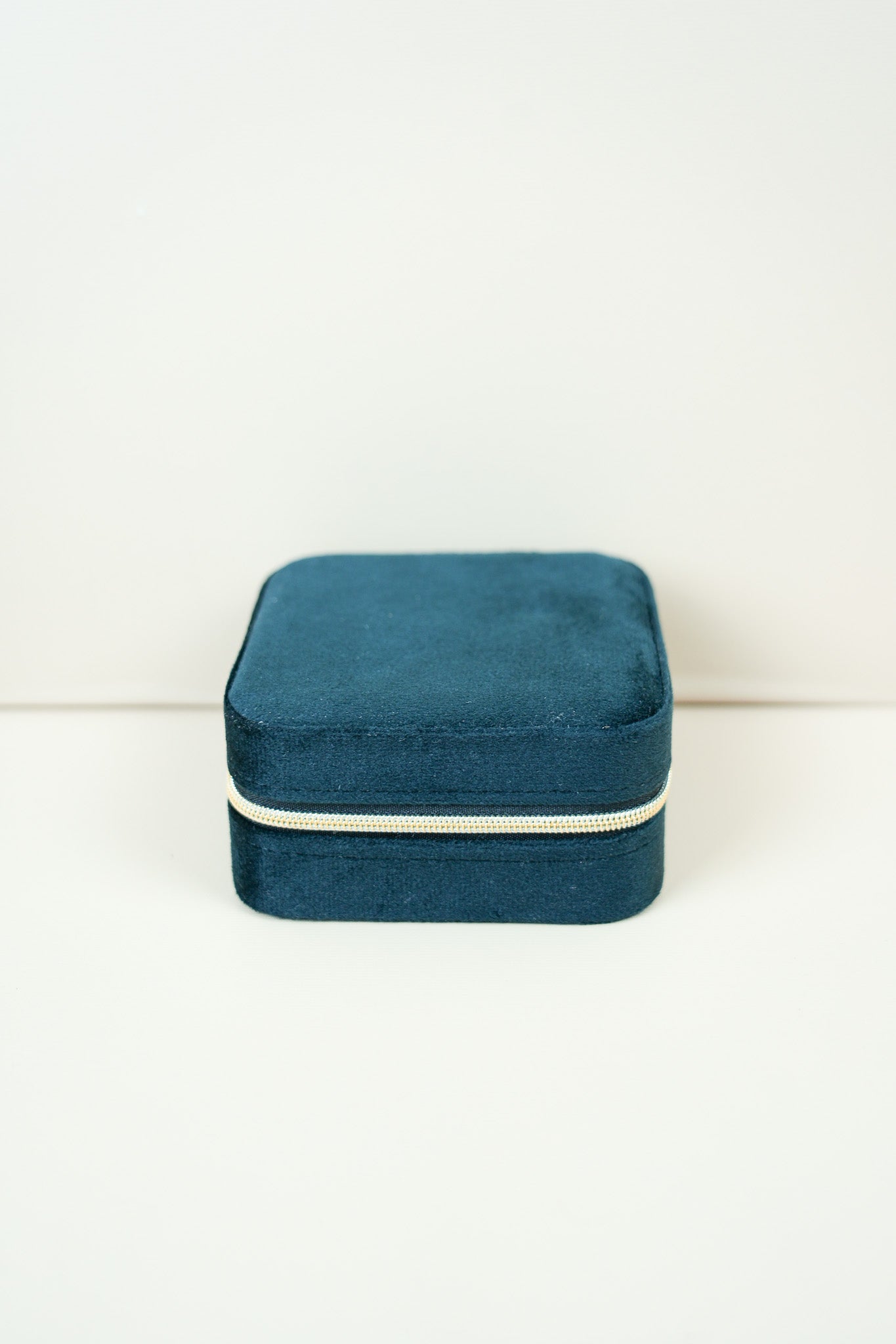 Turquoise organiser