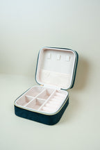 Turquoise organiser