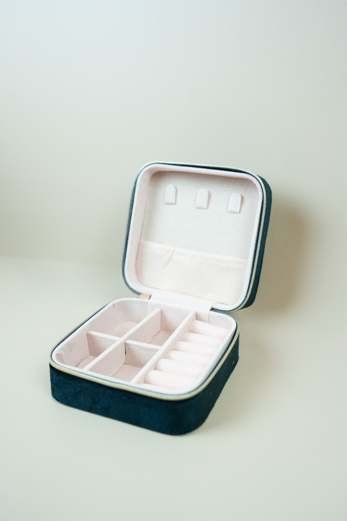 Turquoise organiser