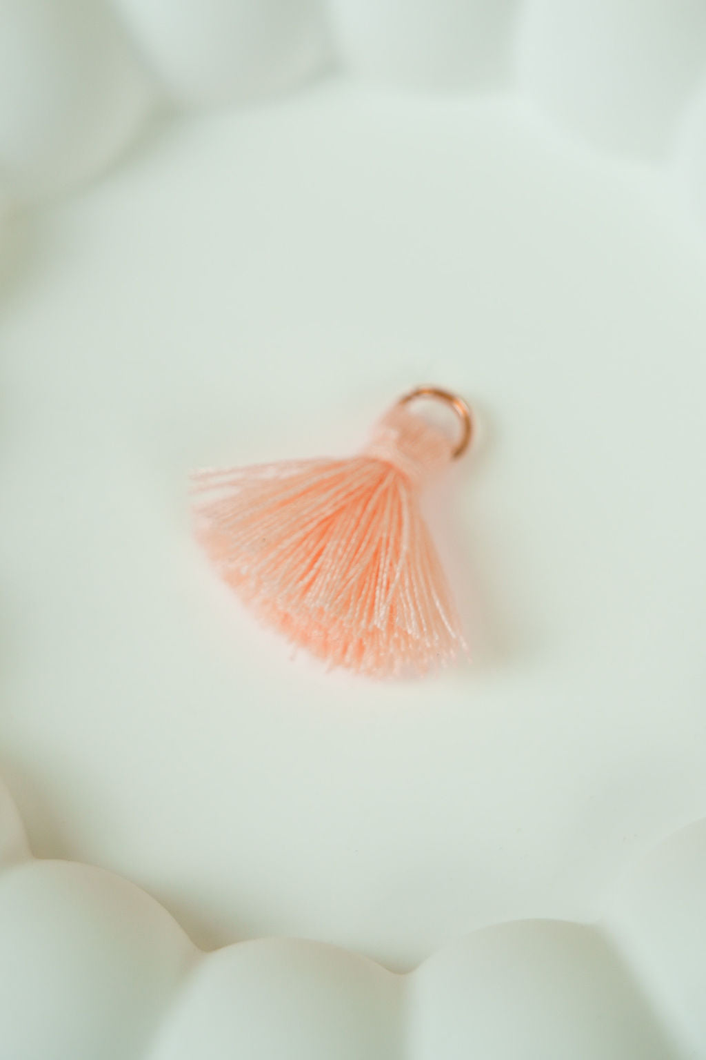Peach tassel (gold)