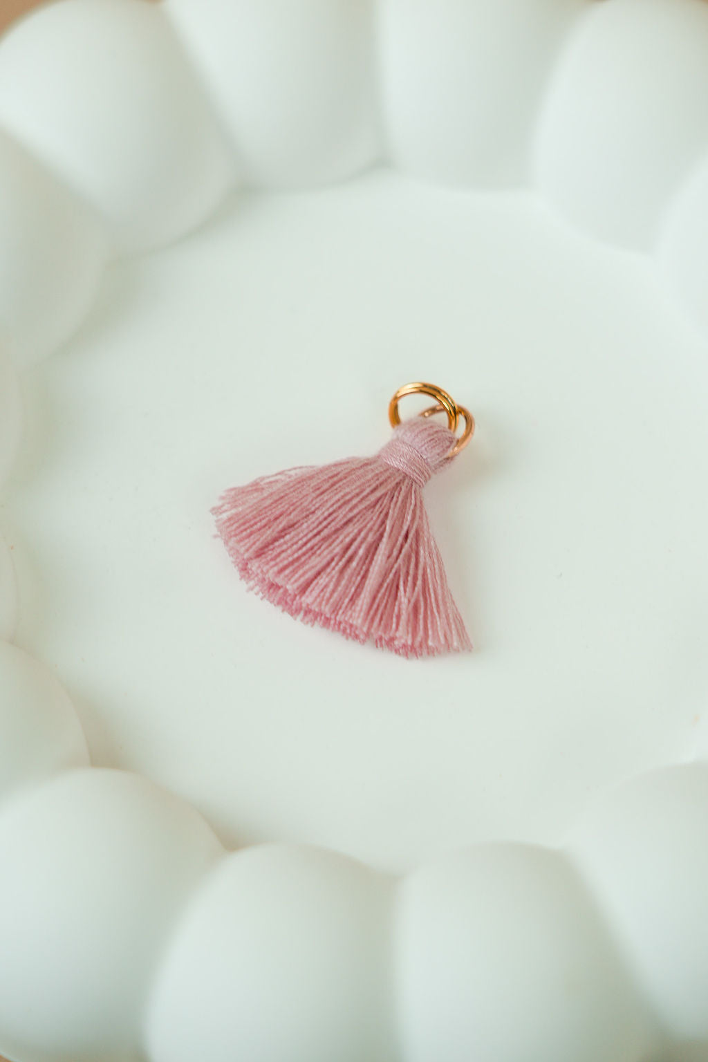 Old rose tassel (gold)
