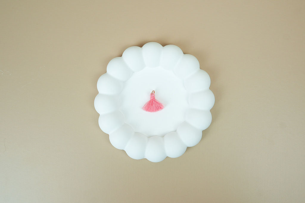 Flamingo pink tassel (gold)