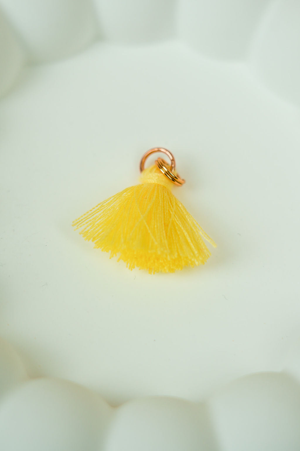 Yellow tassel (gold)