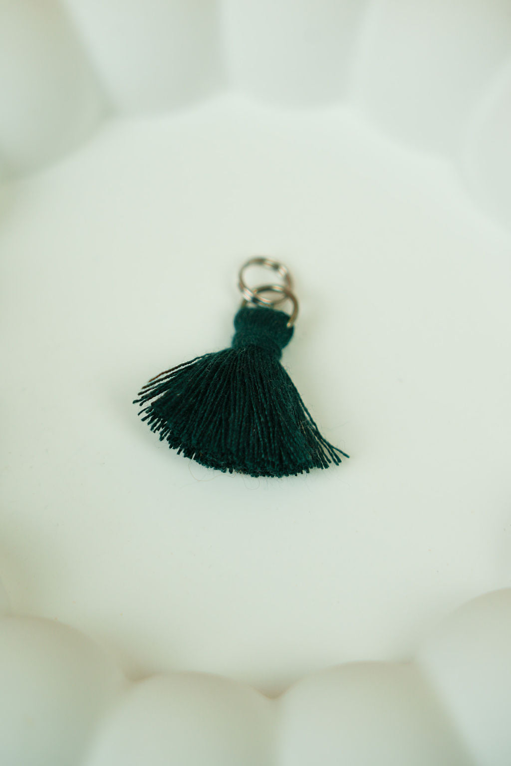 Dark green tassel (silver)