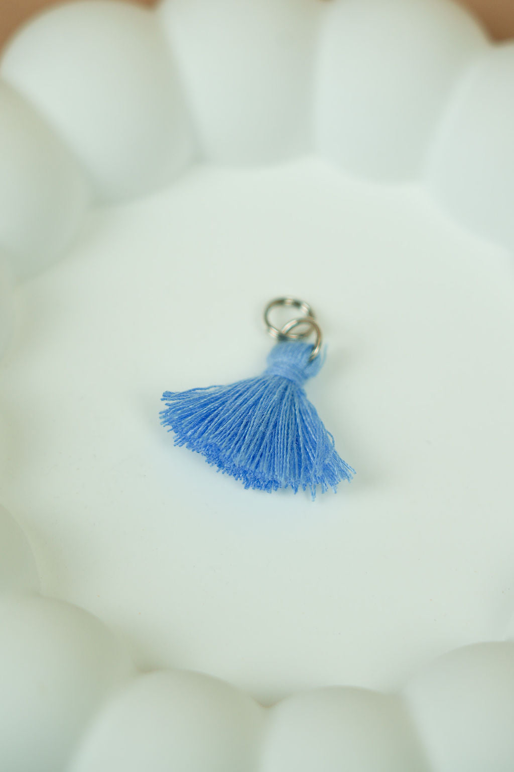 Cool blue tassel (silver)