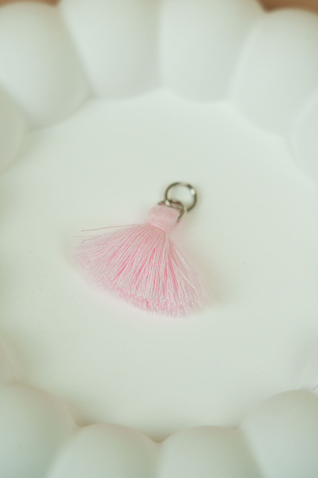 Light pink tassel (silver)