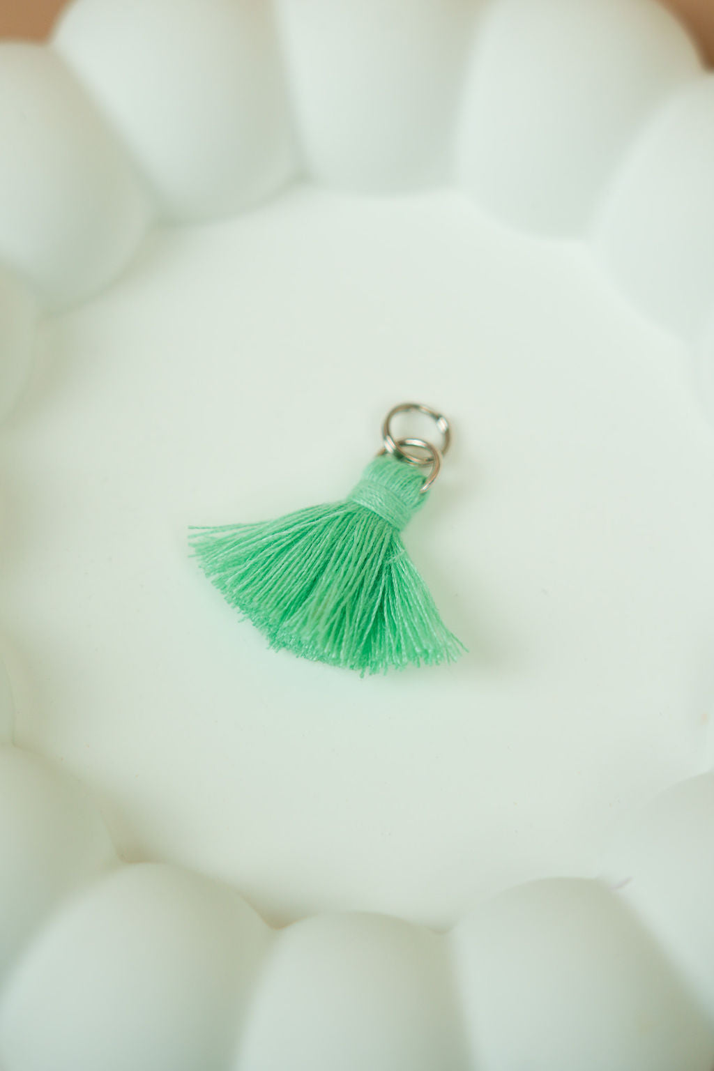 Light green tassel (silver)
